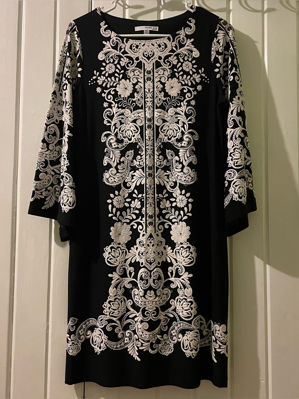 Black and white floral paisley dress petite medium NWOT